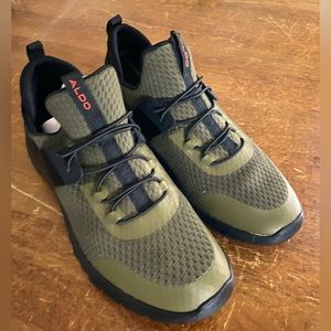 Green men’s Aldo shoes, size 10.